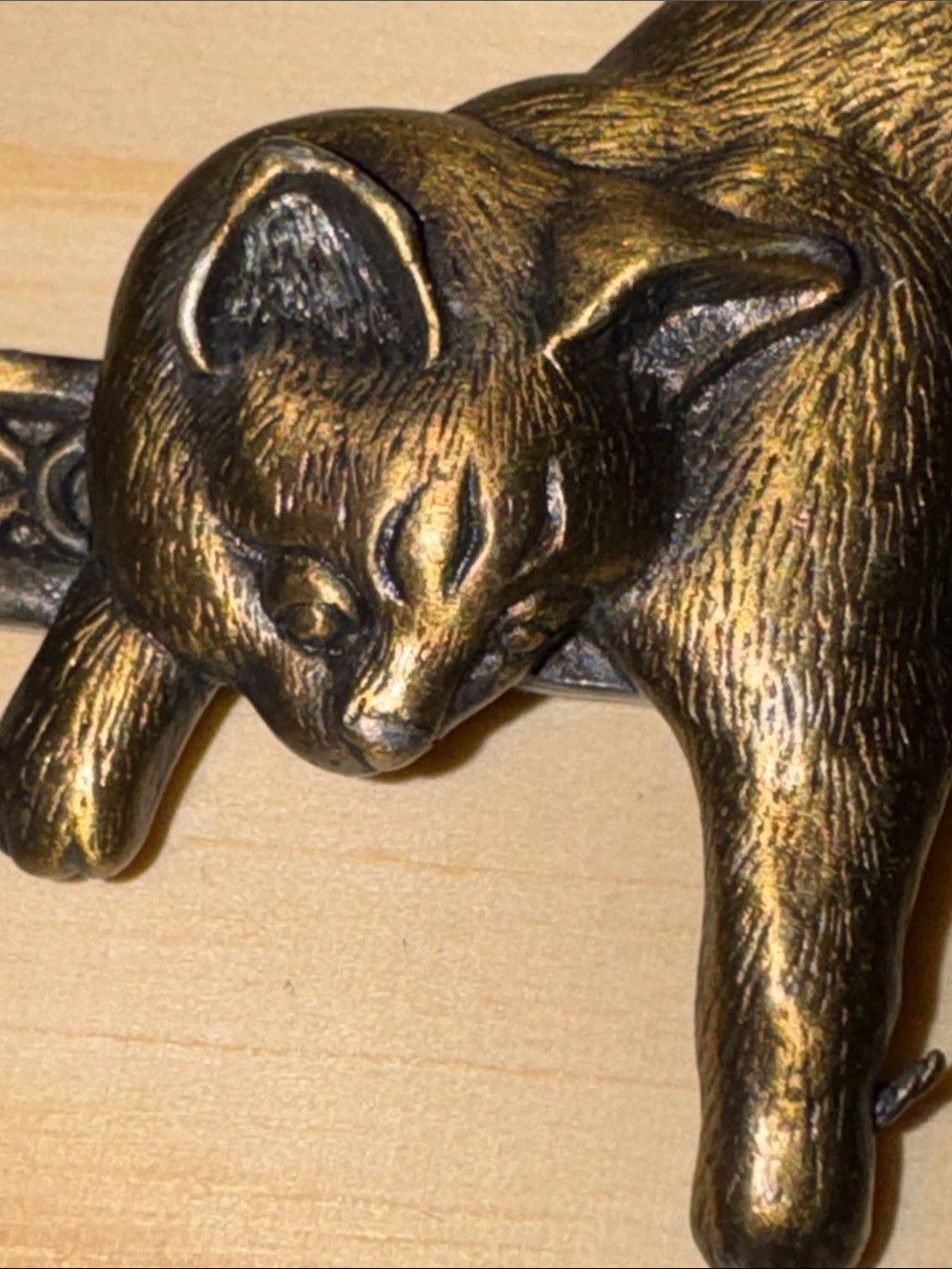 JJ Jonette Vintage 1980s Cat And A Fish Antique Gold Tone Articulated Brooch - Picture 3 of 7